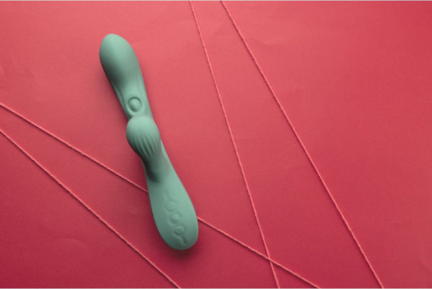 Vibratore rabbit pulse wave and tongue flickering